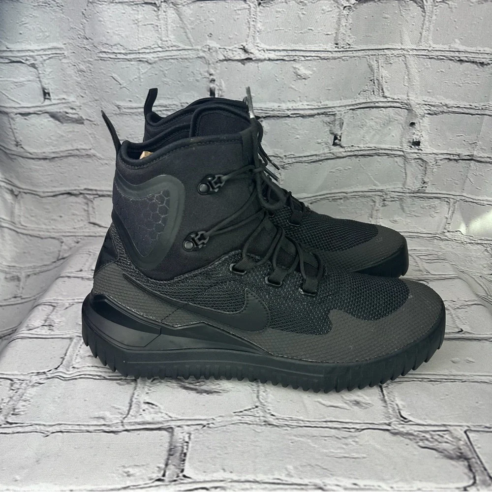 Nike Men's Air Wild Mid Triple Black Sneaker-Boot Size 10.5